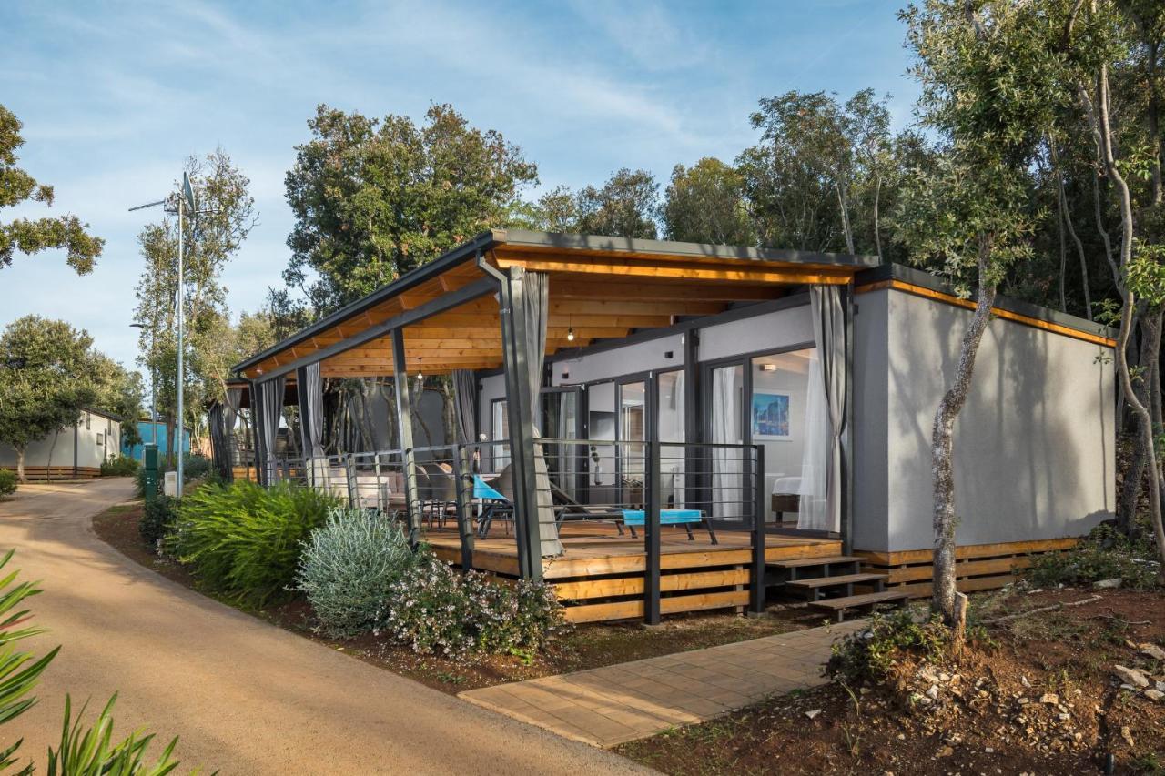 Homes Mon Perin Holiday park 4*