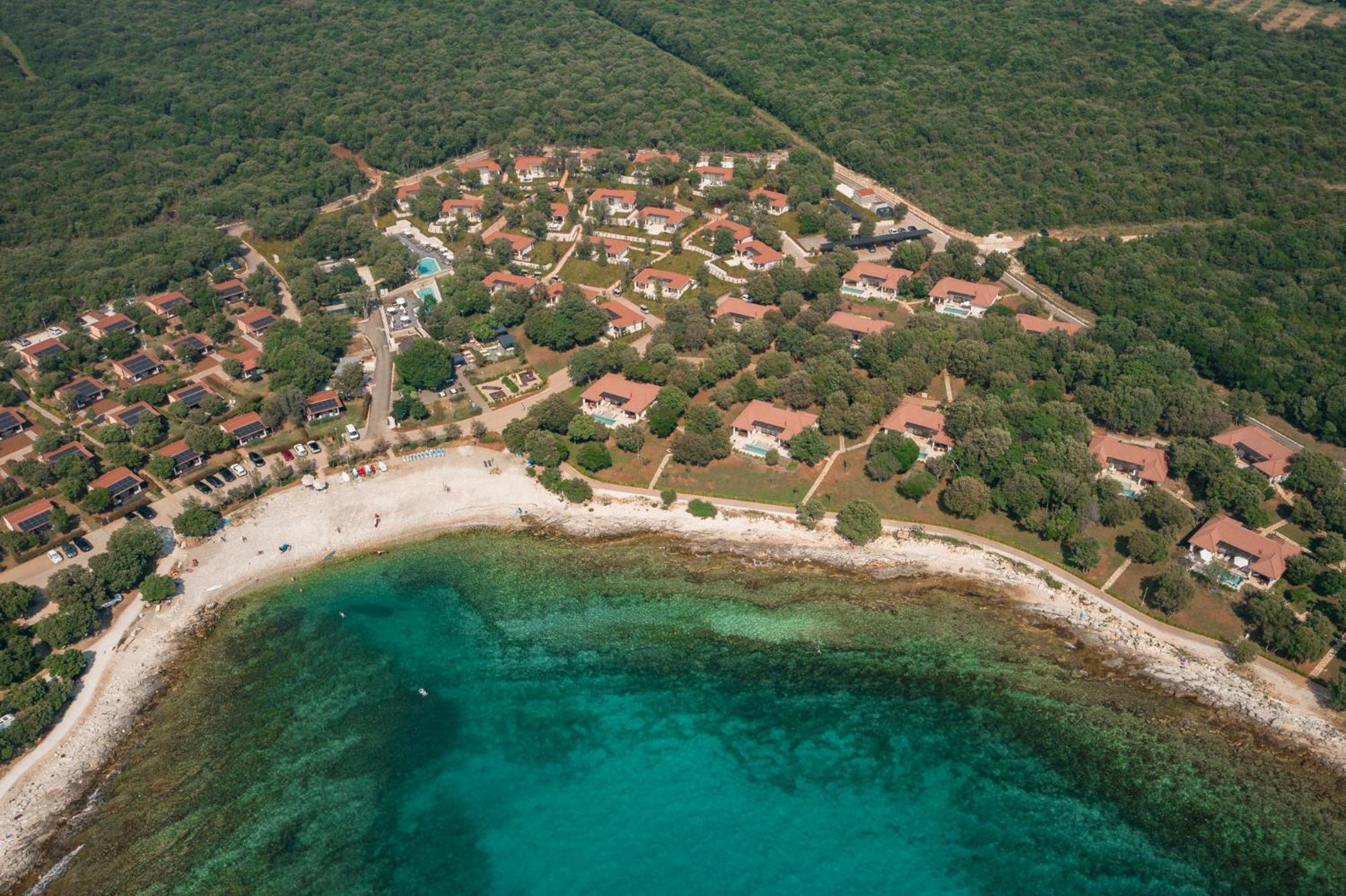 Homes Mon Perin Holiday park 4*