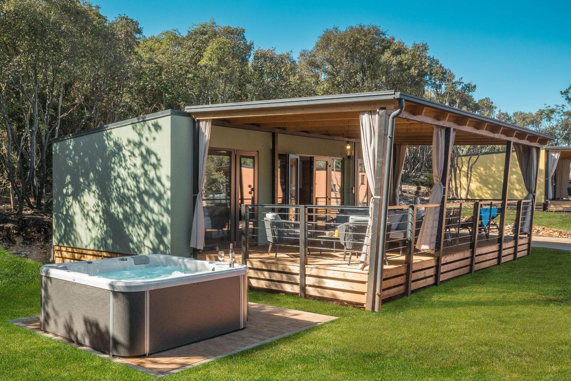 Homes Mon Perin Holiday park 4*